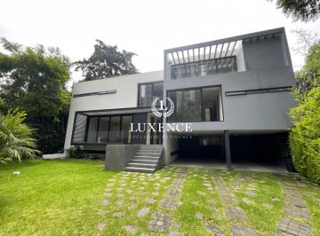 Casa en condominio · 520m² · 4 Recámaras · 3 Estacionamientos · Casa en Condominio en Bosques de Las Lomas en Renta