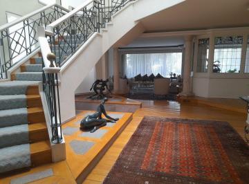 Casa · 799m² · 4 Recámaras · 4 Estacionamientos · Pqc - Amplia Casa en Condominio Frente Al Parque