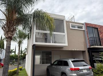 Casa de 3 habitaciones, Zapopan · Casa de 90 m² con 3 Recámaras en Venta en Santa Margarita