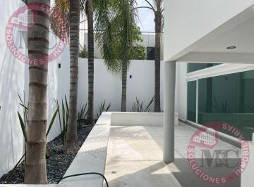 Casa · 300m² · 3 Recámaras · 2 Estacionamientos · Casa en Renta en Trojes del Pedregal, Al Norte, Aguascalientes