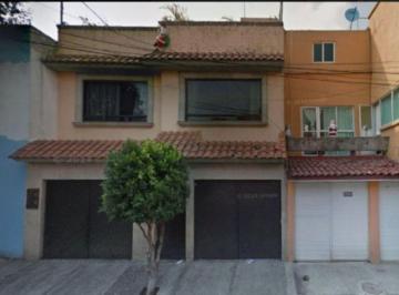 Casa de 3 habitaciones, Benito Juárez · Propiedad en Venta en Colonia Vertiz Narvarte, Alcaldia Benito Juarez Cdmx
