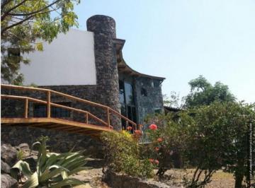 Casa · 1512m² · 5 Recámaras · 3 Estacionamientos · Casa Sola en Venta, en Yautepec, Mor. Estilo Casa de Campo con Departamento Independiente