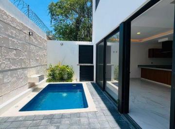 eed4a1ac87460ff266b1f94238499bae3a1eb7cd39795ab08d9e03a7908ebdee · Casa en Venta con Alberca y Recámara en Planta Baja | Río Residencial, Cancún