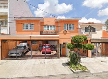 Casa de 5 habitaciones, Guadalajara · Casa en Venta!calle Isla Sumatra, Col, Bosques de La Victoria, Guadalajara. Oportunidad!
