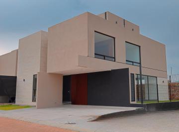 Casa en condominio de 4 habitaciones, Querétaro · Estrena Casa en Lomas del Campanario Norte