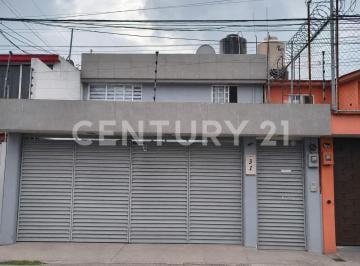 Casa · 130m² · 2 Recámaras · 1 Estacionamiento · Casa en Venta en Ciudad Satélite Naucalpan, Estado de México
