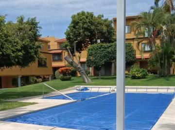 Casa en condominio · 110m² · 4 Recámaras · 2 Estacionamientos · Venta de Casa en Condominio Para Actualizar, Col. Chapultepec, Cuernavaca, Morelos…clave 6333<