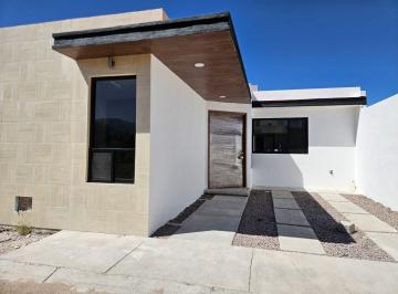 Casa de 3 habitaciones, Tequisquiapan · Casa de un Nivel en Venta en Fraccionamiento