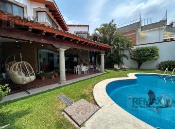 Casa · 788m² · 5 Recámaras · 3 Estacionamientos · Venta o Renta de Casa en La Colonia Las Granjas, Cuernavaca, Morelos (Cesión de Derechos)…clave 6334