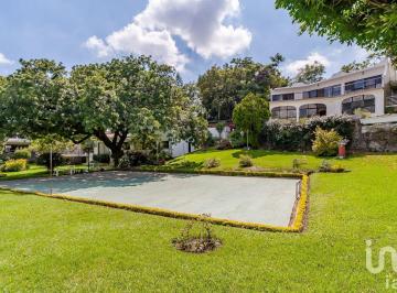 Casa · 316m² · 3 Recámaras · 3 Estacionamientos · Casa en Venta en Zona Norte de Cuernavaca Amplios Jardines