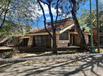 1566c182069b41c8c711d45e2d5763bb64544b128f4b8a91641505625171d126 · Casa en Venta Para Remodelar en Fraccionamiento Moratilla