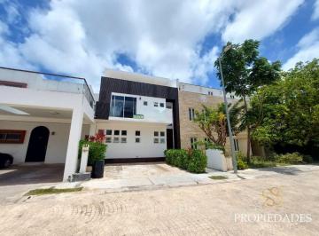 Casa de 3 habitaciones, Benito Juárez · Casa en Venta en Residencial Aqua, Cancún