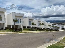 Casa en condominio · 300m² · 2 Recámaras · 3 Estacionamientos · Casa en Condominio en Venta en Hermosillo Sonora