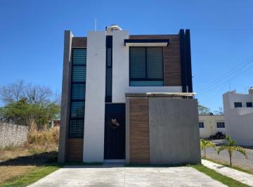 Casa de 3 habitaciones, Villa de Alvarez · Casa en Venta Al Norte de Villa de Alvarez, en La Col. Carlos de La Madrid, Colima, Mexico