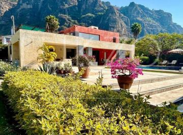 Casa · 2655m² · 4 Recámaras · 5 Estacionamientos · Casa de Lujo en Venta en Valle de Atongo, Tepoztlán
