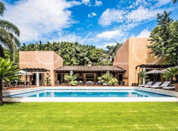 Casa · 8640m² · 12 Recámaras · 10 Estacionamientos · Casa en Venta en Tepoztlan