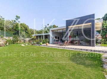 Casa · 1100m² · 3 Recámaras · 3 Estacionamientos · Casa en Venta en Tepoztlan
