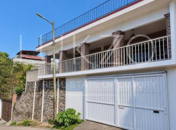 Casa · 267m² · 5 Recámaras · 4 Estacionamientos · Casa