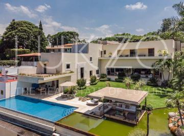 Casa · 1321m² · 7 Recámaras · 6 Estacionamientos · Casa en Venta en Tabachines, Cuernavaca