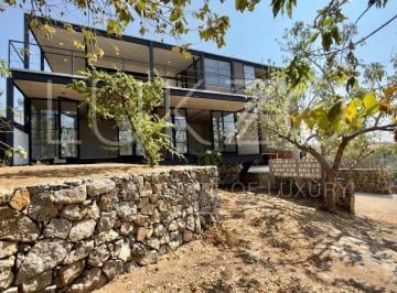Casa · 1000m² · 4 Recámaras · 4 Estacionamientos · Casa en Venta en Tepoztlan