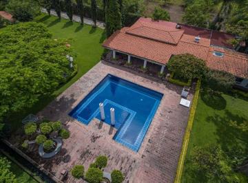 Casa · 4202m² · 6 Recámaras · 10 Estacionamientos · Casa en Venta en Cuernavaca