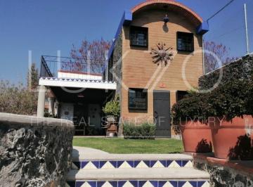 Casa · 280m² · 2 Recámaras · 2 Estacionamientos · Casa en Venta en Tepoztlan