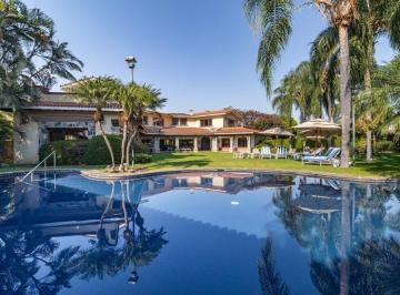 Casa · 6412m² · 8 Recámaras · 6 Estacionamientos · Casa en Venta en Cuernavaca