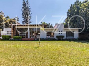 Casa · 3000m² · 4 Recámaras · 4 Estacionamientos · Casa en Venta en Yautepec
