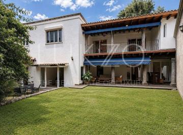 Casa · 300m² · 3 Recámaras · 2 Estacionamientos · Casa en Venta en Rancho Cortés, Cuernavaca