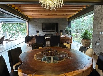 Casa en condominio 450m² Venta Avandaro · La Casa del Árbol