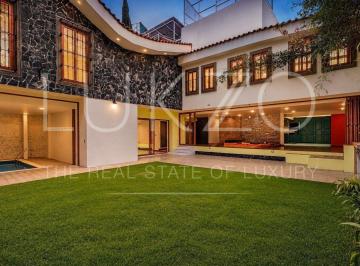 Casa · 309m² · 3 Recámaras · 2 Estacionamientos · Casa en Venta en Privada en Lomas Altas