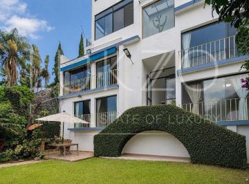 Casa · 480m² · 4 Recámaras · 2 Estacionamientos · Casa en Venta en Lomas de Coyuca, Cueenavaca