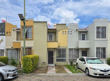 Casa de 2 habitaciones, Zapopan · Casa en Renta en Girasoles