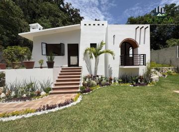 Casa de 2 habitaciones, Coatepec · Casa con Jardin en Venta Coatepec