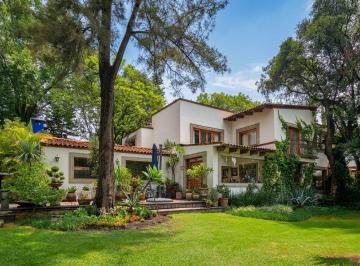 Casa · 1000m² · 4 Recámaras · 8 Estacionamientos · Casa en Venta Las Arboledas