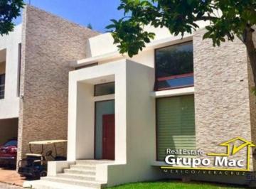 Casa · 500m² · 5 Recámaras · 2 Estacionamientos · Casa Renta en Fracc. Club de Golf Villa Rica, Alvarado, Veracruz