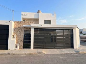 Casa de 3 habitaciones, Mérida · Casa en Esquina en Renta Las Américas | Kta |