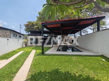 Casa · 367m² · 3 Recámaras · 2 Estacionamientos · Casa en Venta en Morelos, Tlayacapan