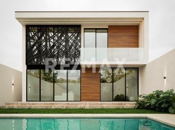 Casa · 300m² · 4 Recámaras · 3 Estacionamientos · Casa en Venta en Morelos, Real de Oaxtepec