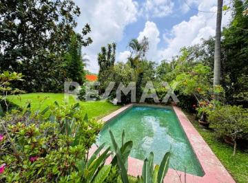 Casa · 936m² · 7 Recámaras · 2 Estacionamientos · Casa Venta en Fraccionamiento Los Limoneros
