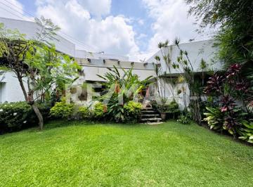 Casa · 546m² · 7 Recámaras · 2 Estacionamientos · Casa Venta en Fraccionamiento Los Limoneros