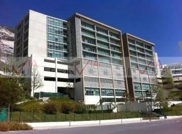 Departamento · 283m² · 3 Recámaras · 2 Estacionamientos · Departamento en Venta en Colinas del Valle