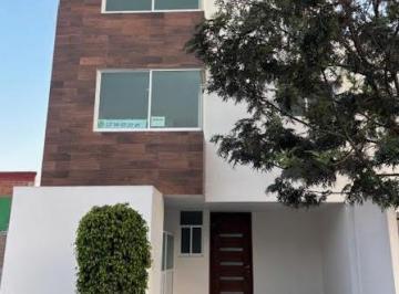 Casa · 175m² · 4 Recámaras · 2 Estacionamientos · Casa en Renta - (4)