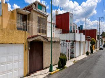Casa de 3 habitaciones, Toluca · Casa en Venta en Toluca de Lerdo