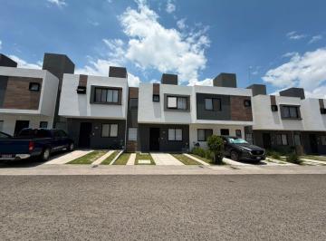 Casa en condominio de 3 habitaciones, El Marqués · Linda Casa en Zakia, 3 Recamaras Frente a Parque Central con Amenidades