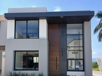 Casa de 3 habitaciones, Fortín · Casa de 123 m² con 3 Recámaras en Venta en Residencial La Llave