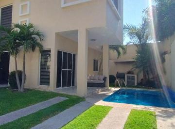 Casa de 3 habitaciones, Emiliano Zapata · Venta Residencia Exclusiva con Alberca Privada Muy Cerca de Cuernavaca