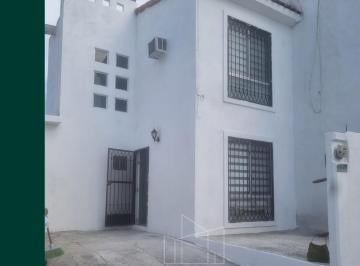 Casa · 2 Recámaras · 1 Estacionamiento · Renta Casa Antigua Santa Rosa Apodaca Amueblada y Equipada