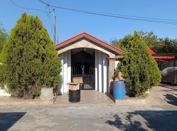 Casa · 1000m² · 3 Recámaras · 4 Estacionamientos · Casa en Venta en El Carmen, Nuevo León