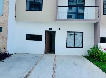 Casa · 140m² · 4 Recámaras · 2 Estacionamientos · Casa en Renta en Residencial Liverté